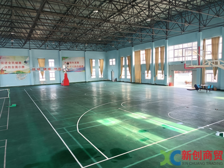某公司工会委员会篮球架及篮球场、羽毛球场地画线